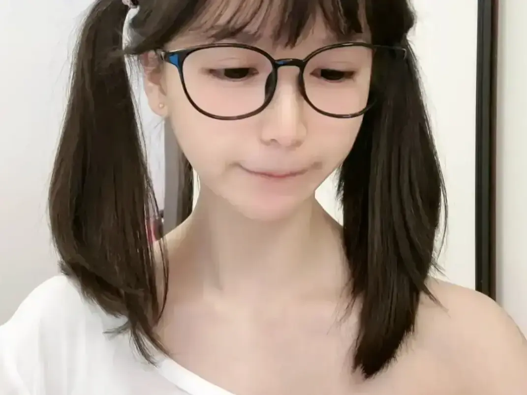 天才交易员咯咯哒Vlog原视频《萌小栖》无删减全集免费畅播 - 极速获取完整版资源 - 高清纯净观影沉浸感拉满值得二刷