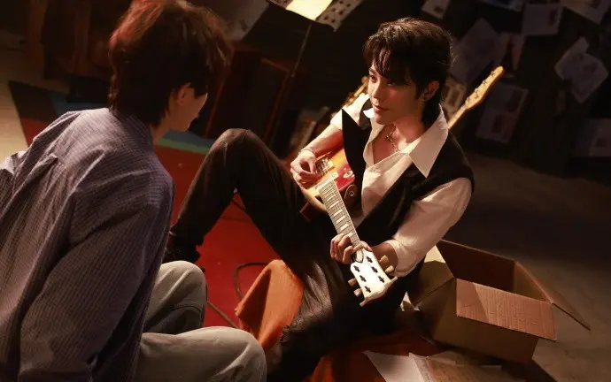 《弦上光年》双男主电视剧全集-高清免费在线观看短剧完整版-2025高分都市情感剧-弦上光年1080P超清资源