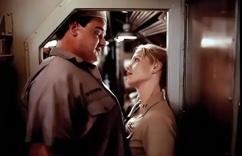 《潜水艇女兵》全集中字高清 - 未删减版免费在线观看 - 4K超清画质无广告