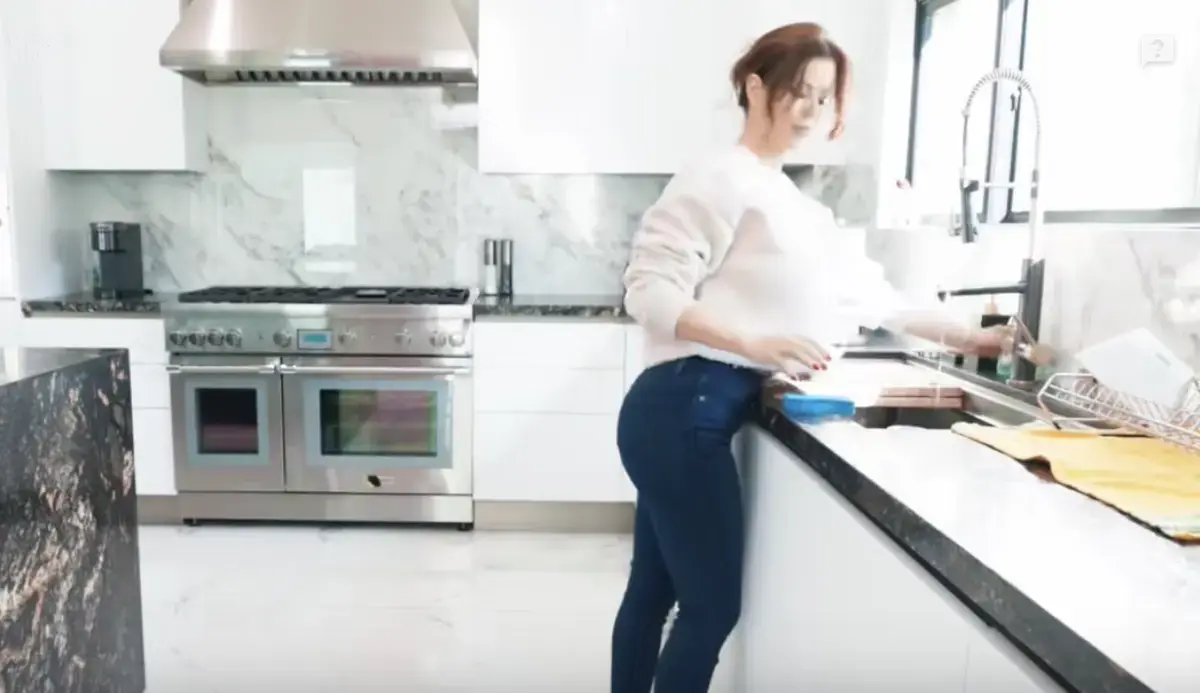 《Alexis Fawx》全系列资源在线观看-《Alexis Fawx》未删减高清中文版免费看-无广告流畅播放