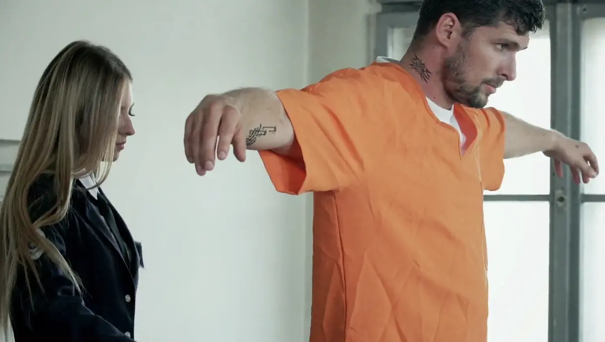 《高压监狱2》法国犯罪片完整版-高压监狱法版啄木鸟影视-1080P高清免费观看无广告