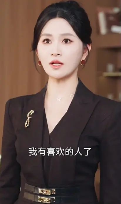高手回归给美女总裁当弟弟短剧《高手回归，给美女总裁当弟弟》全集—高清1080P免费在线观看—无删减版全季资源—无广告多平台同步播放
