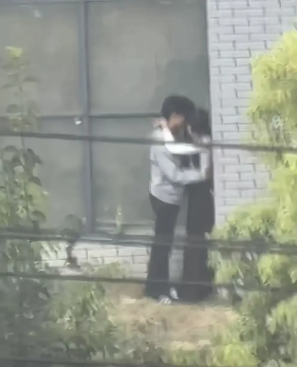 《蚌埠职教园情侣野外视频》事件后续资源下载-原生态高清视频免费看完整版-蚌埠职教园情侣野外视频无广告在线观看