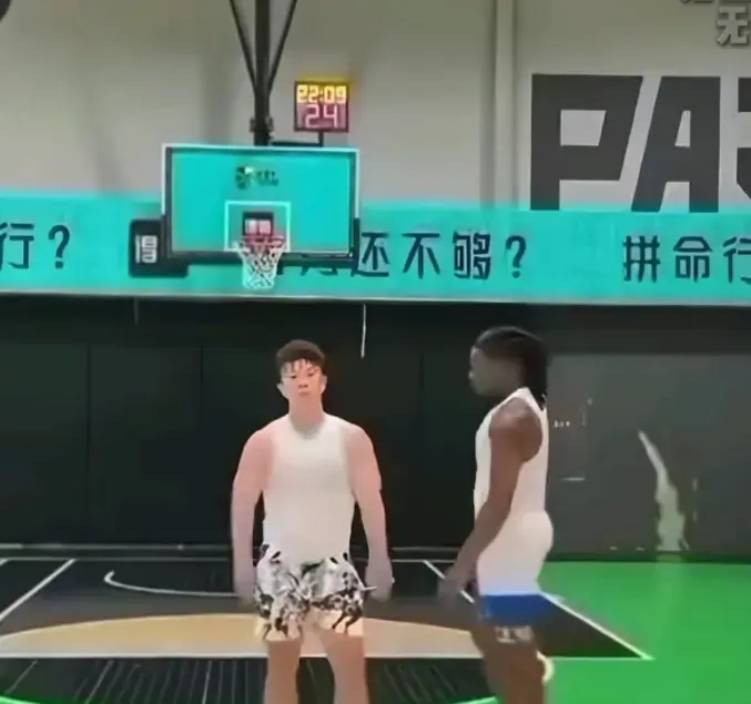 《牛教练的裤子》全网同步更新-说好切磋球技黑哥却专攻腰带-《牛教练的裤子》完整版高清资源在线看