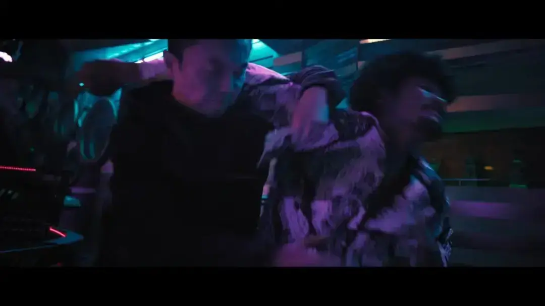 《火遮眼》-谢苗孤胆英雄动作电影HD国语中字完整版-《火遮眼》无广告高清在线观看-全片免费播放网盘资源下载